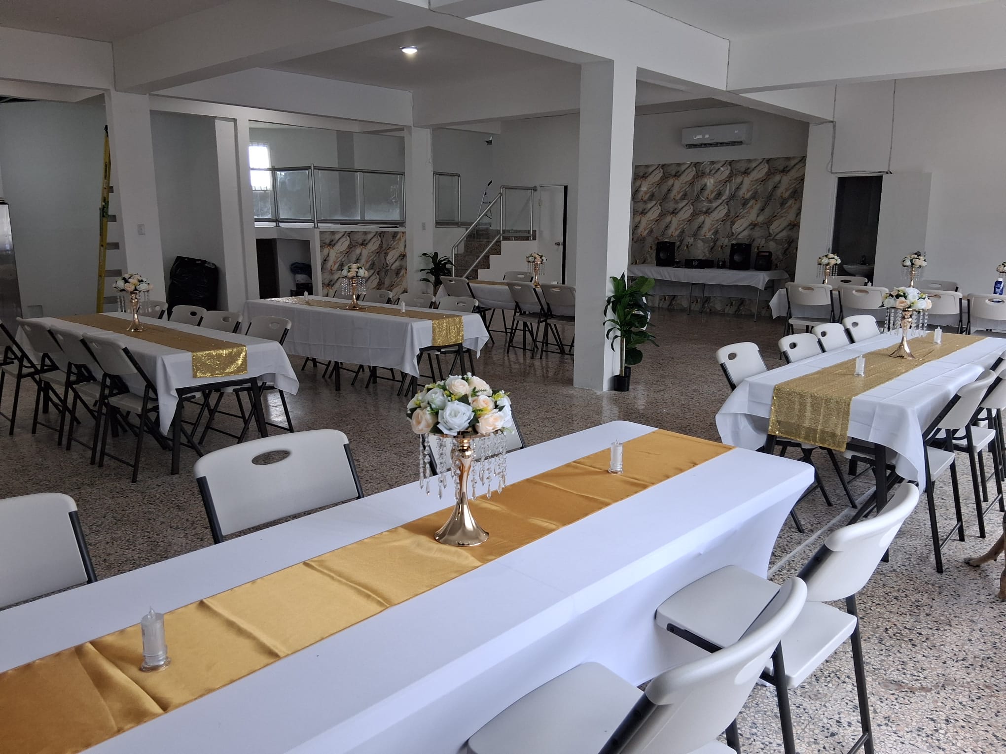 Decoración de mesas para bodas en La Modelo